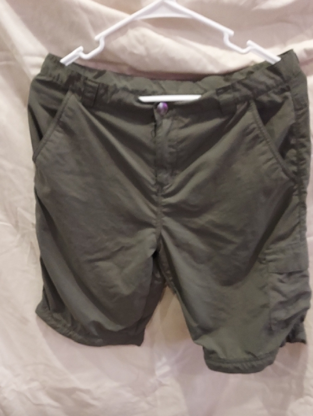 Men's Olive Cargo Shorts with Adjustable Waist